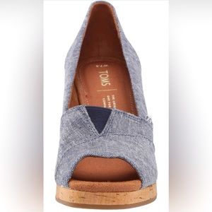 Toms classic wedge women’s size 7.5 navy slub New in box
